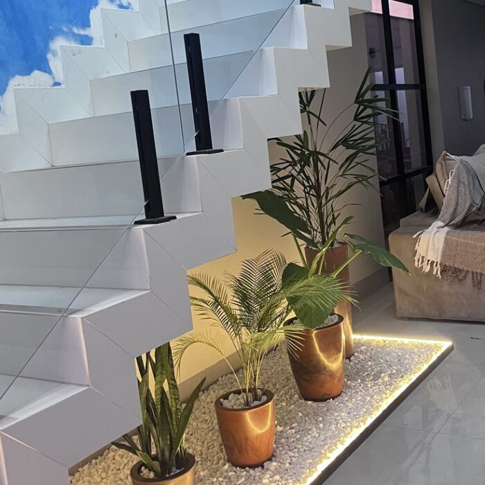 تحت الدرج (10)