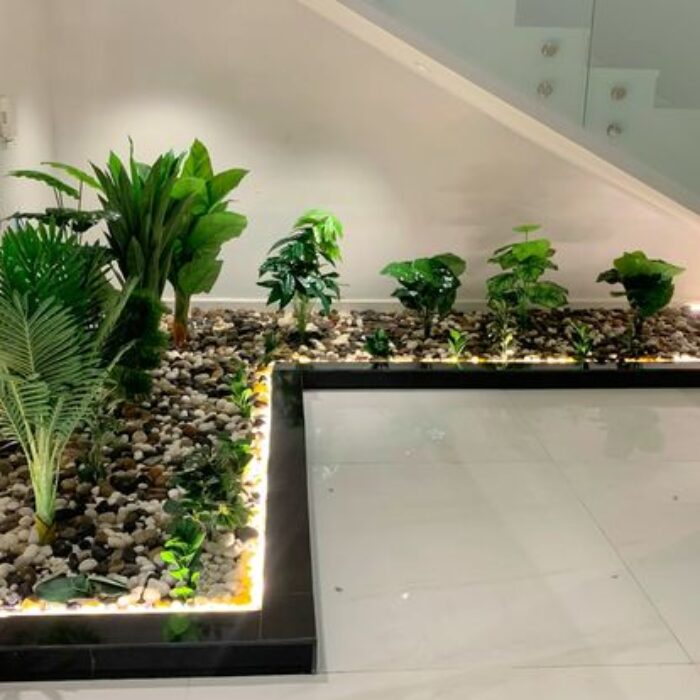 تحت الدرج (3)