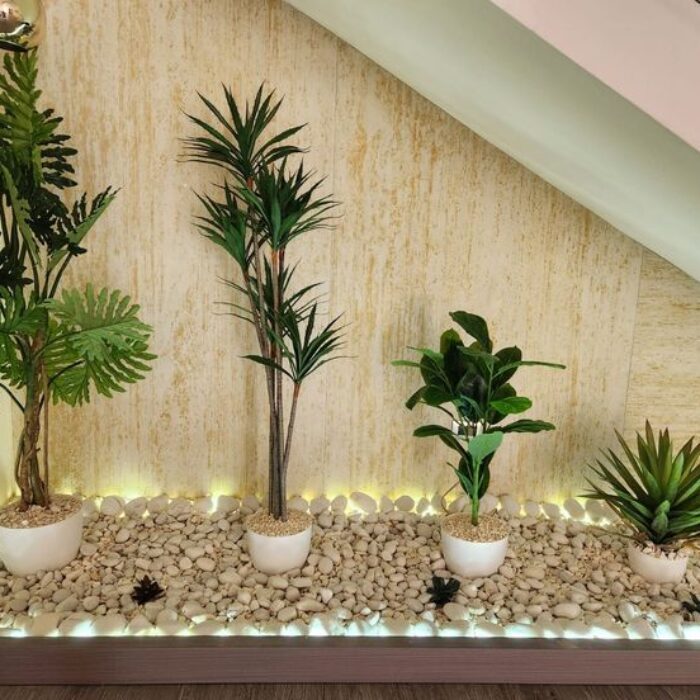 تحت الدرج (4)