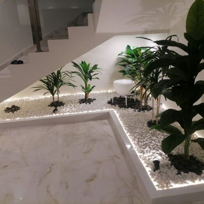 تحت الدرج (5)