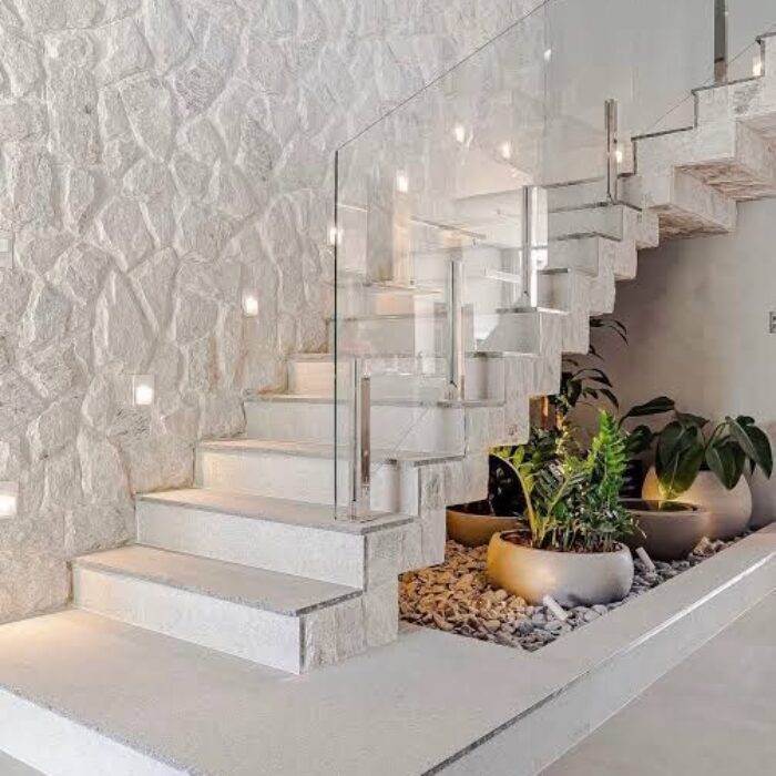 تحت الدرج (7)